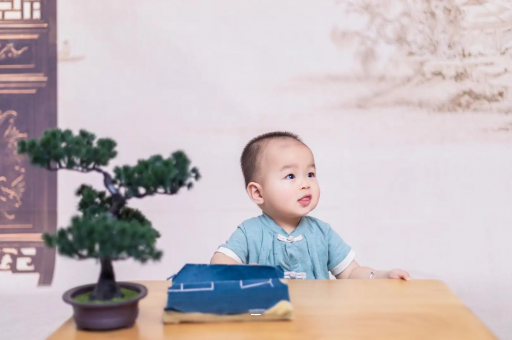 广州代怀试管生子宝宝几个月可以吃粥